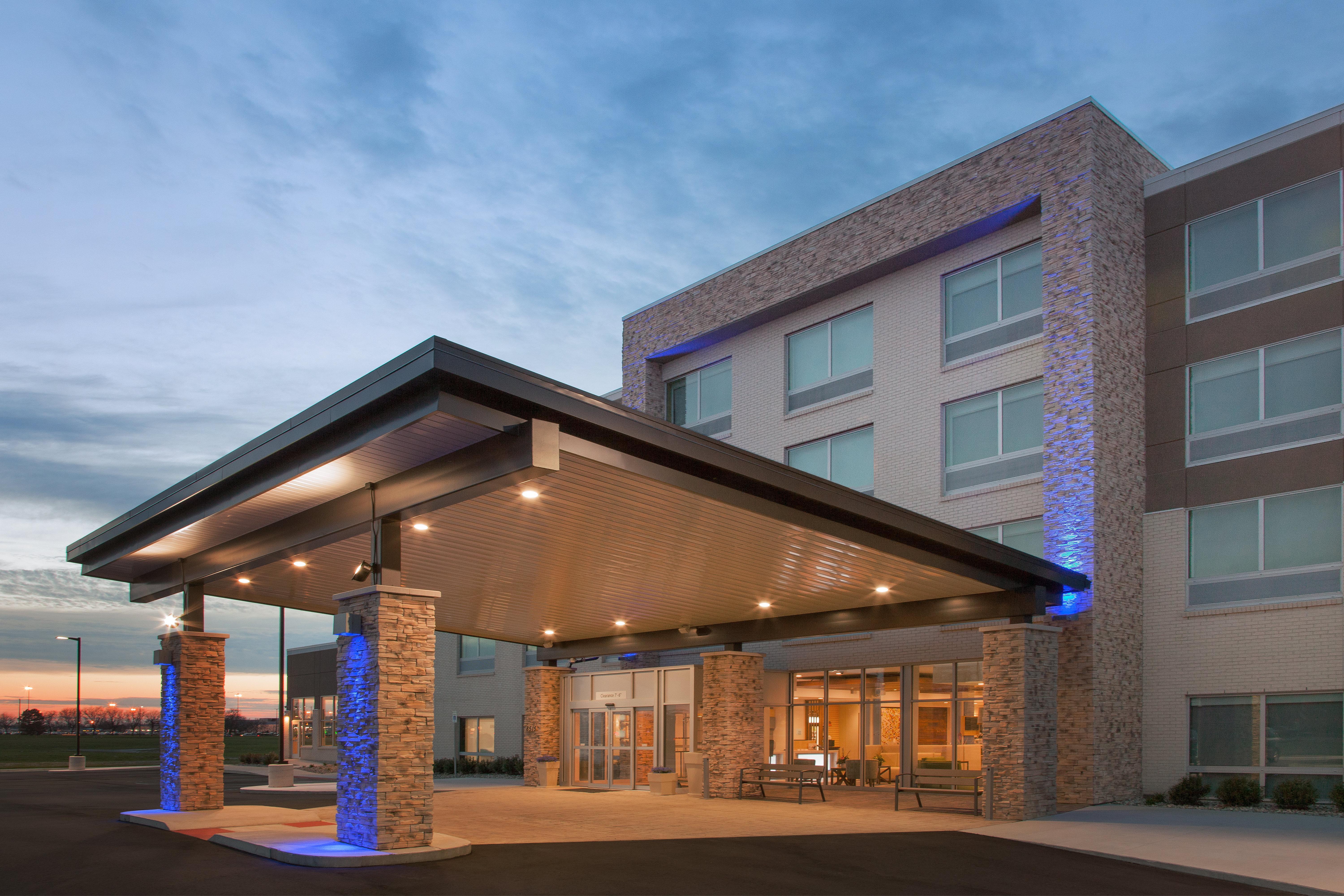Holiday Inn Express & Suites - Sterling Heights-Detroit Area By Ihg Exterior foto